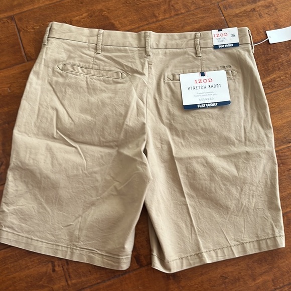 IZOD Men's Flat Front Short Size:36 - Picture 7 of 8